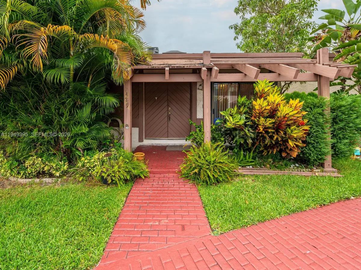 429 Leslie Dr #429, Hallandale Beach, FL 33009 - Image #1