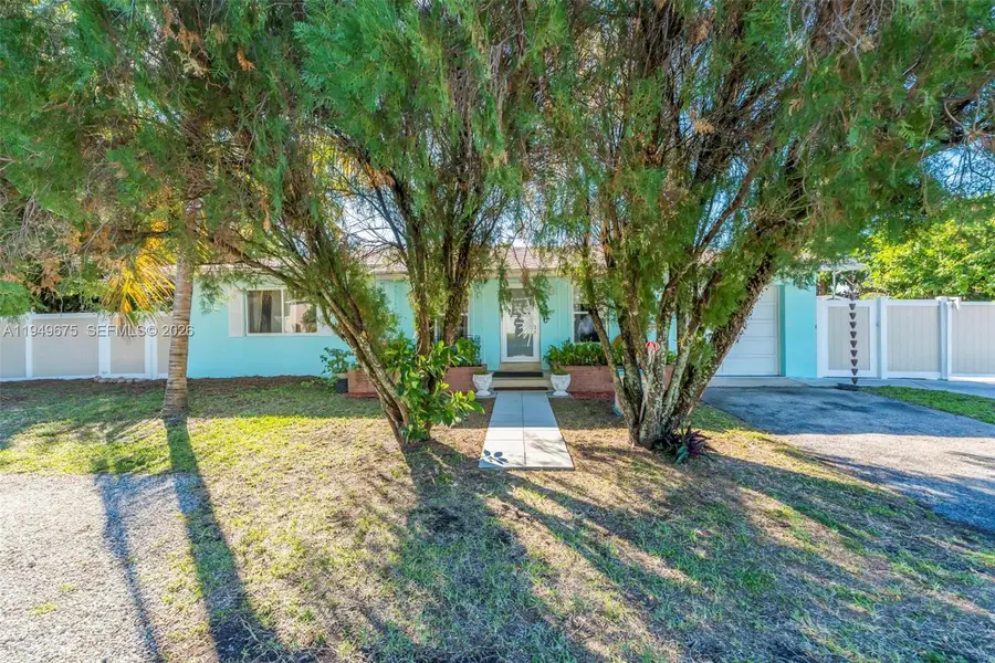 2320 Funston St, Hollywood, FL 33020 - Image #2