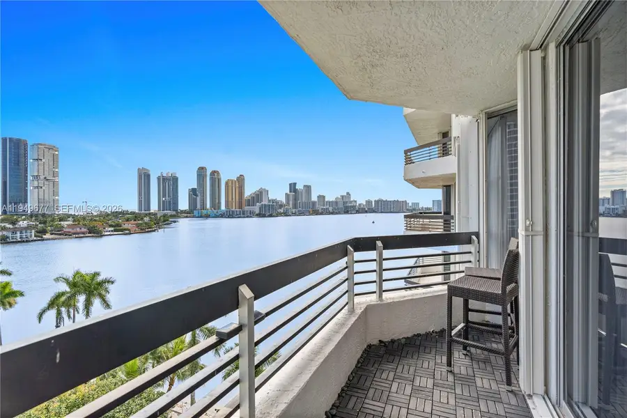 3600 Mystic Pointe Dr #1017, Aventura, FL 33180 - Image #2