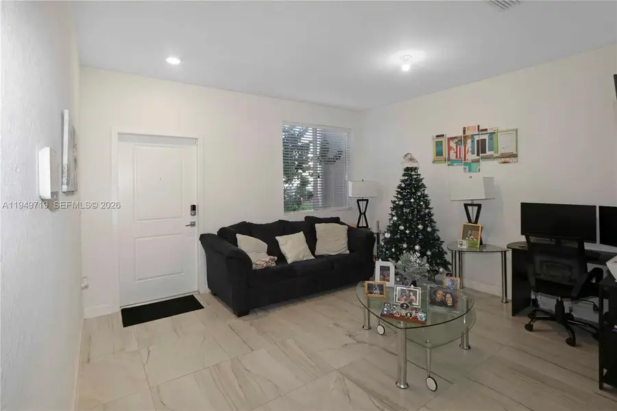 2432 SE 10th Ct, Homestead, FL 33035 - Image #2