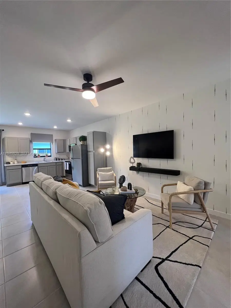 417 NE 1st Dr, Florida City, FL 33034 - Image #2