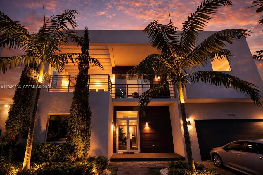 10054 NW 76th Ter, Doral, FL 33178 - Image #2