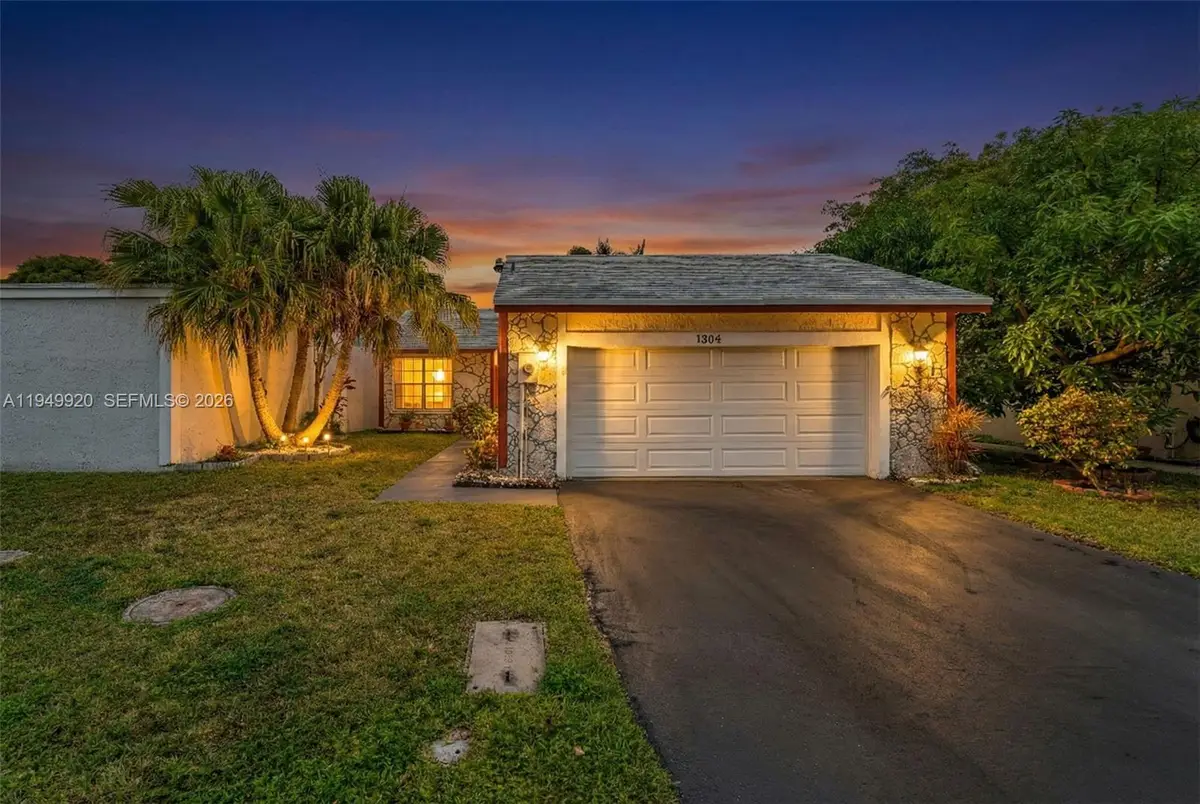 1304 Redstart Ct, Homestead, FL 33035 - Image #1