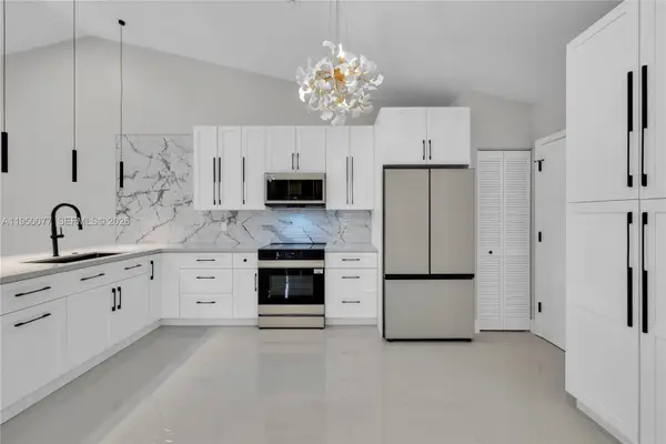 7889 Lake Sands Dr, Delray Beach, FL 33446