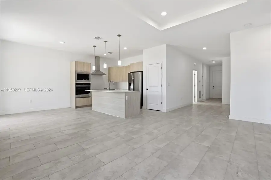 1087 Rugby Ln, Port Labelle, FL 33935 - Image #3