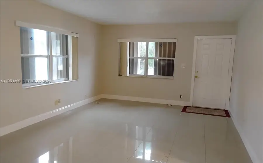 525 NW 15th Ter, Fort Lauderdale, FL 33311 - Image #2