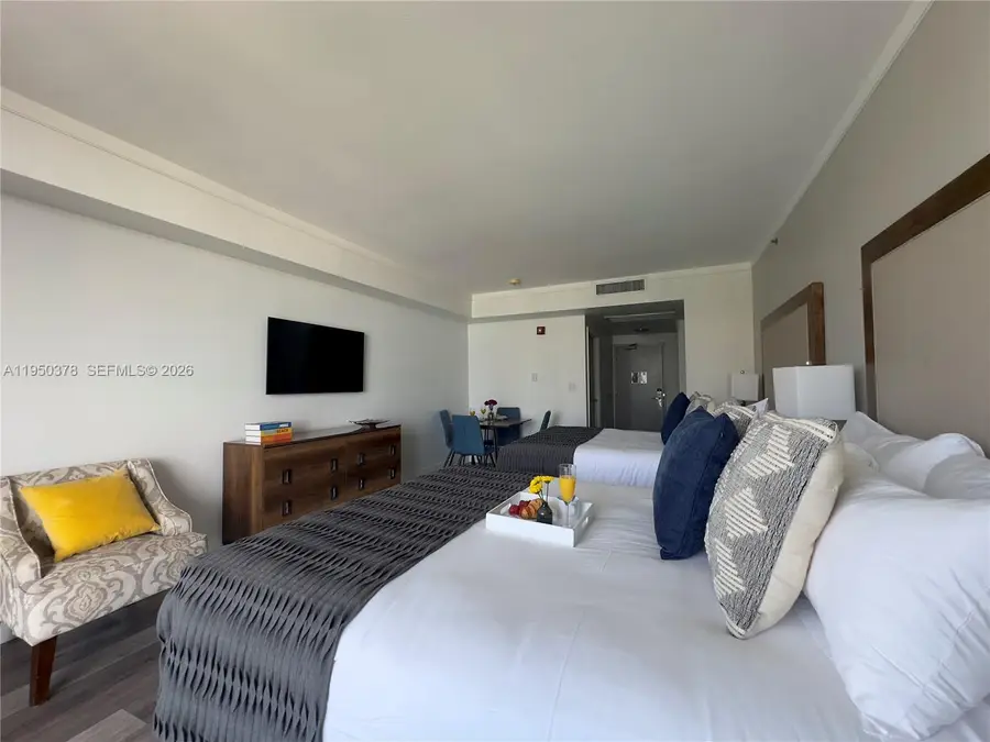 2889 Mcfarlane Rd #1409, Miami, FL 33133 - Image #3