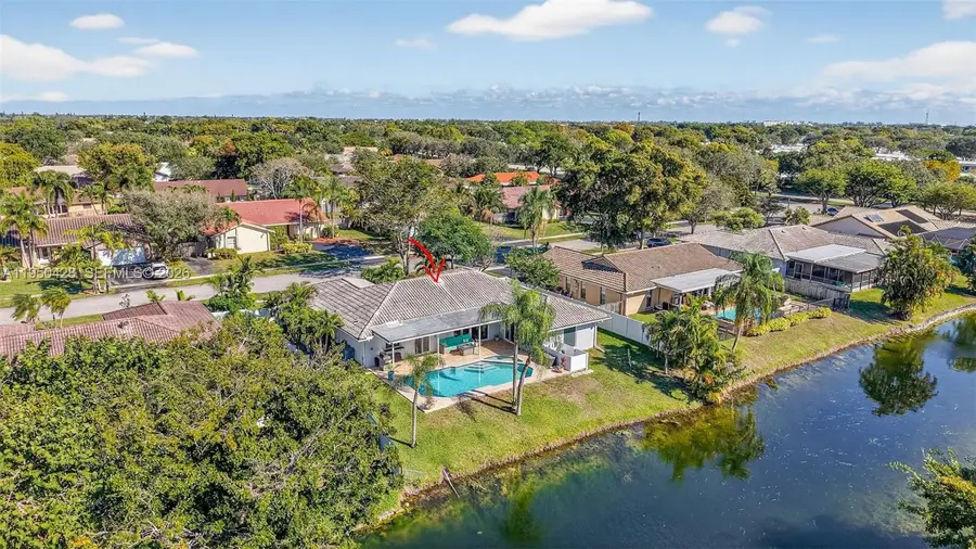 9090 NW 11th Ct, Plantation, FL 33322 - Image #3