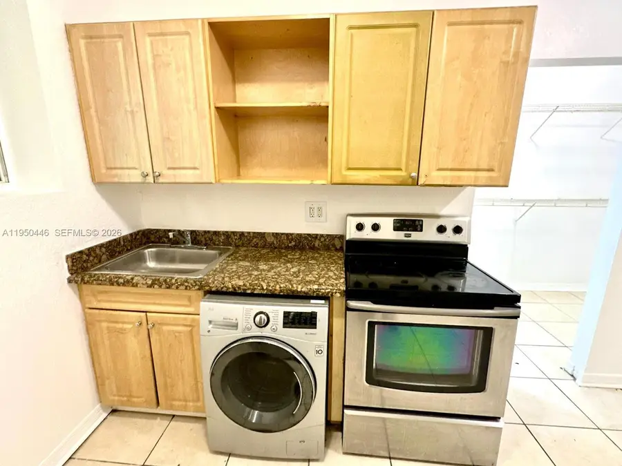 1021 NW 3rd St Apt307, Miami, FL 33128 - Image #3