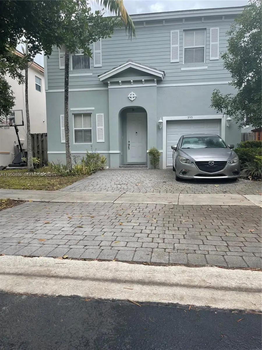 355 NE 31st Ave, Homestead, FL 33033 - Image #1