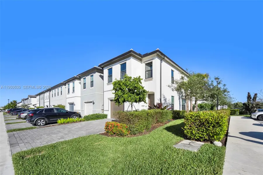 2121 S Appleton Cir S, Oakland Park, FL 33309 - Image #2