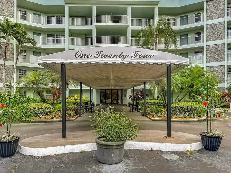 806 Cypress Grove Ln #303, Pompano Beach, FL 33069 - Image #2