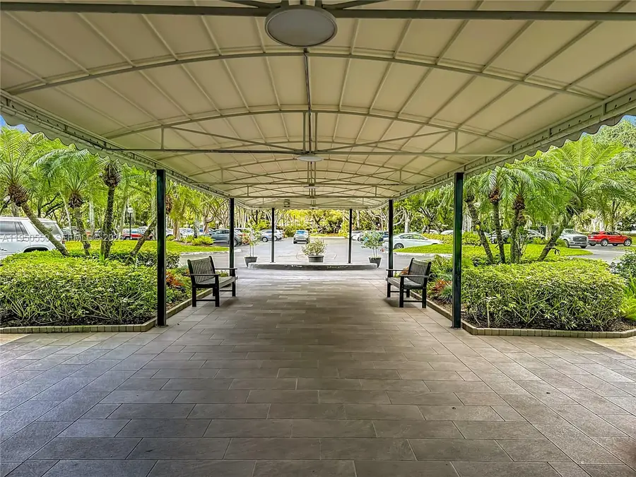 806 Cypress Grove Ln #303, Pompano Beach, FL 33069 - Image #3