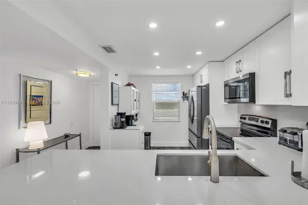 3910 Inverrary Blvd #503-B, Lauderhill, FL 33319