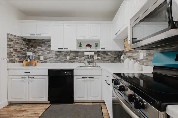 3200 Holiday Springs Blvd #3-306, Margate, FL 33063