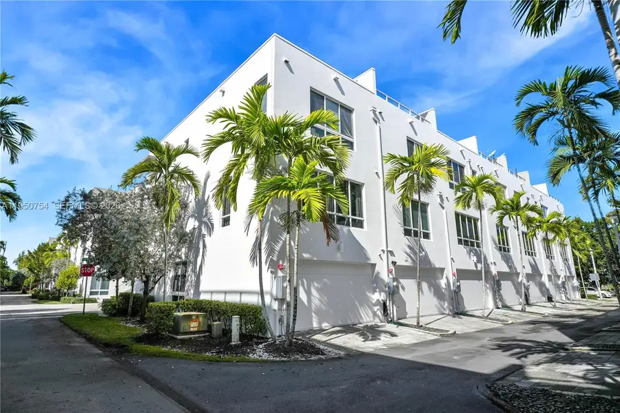 6611 NW 105th Ave, Doral, FL 33178 - Image #3