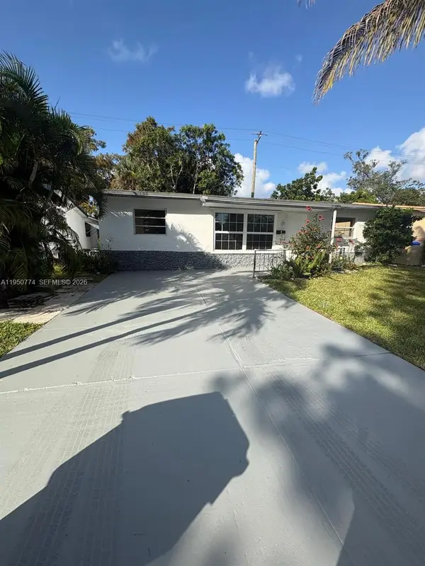 6311 SW 8th St, North Lauderdale, FL 33068