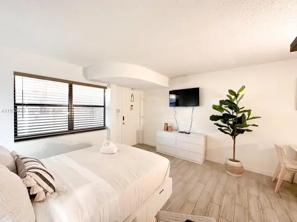 664 SE 20th Ave #6, Deerfield Beach, FL 33441