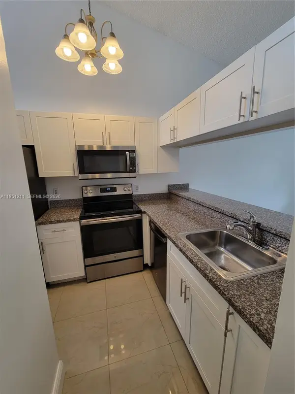 958 Coral Club Dr #958, Coral Springs, FL 33071