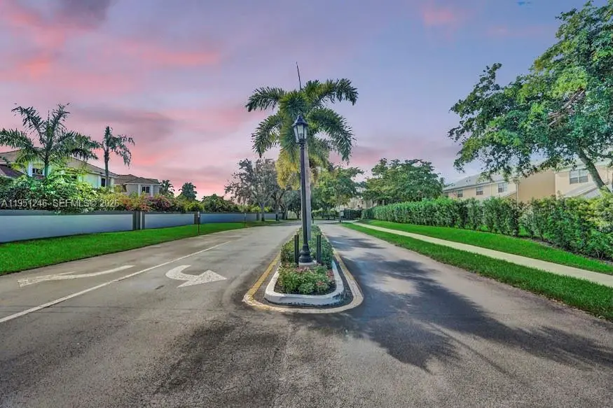 2901 Dorchester Ln, Cooper City, FL 33026 - #3