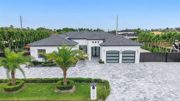 13118 SW 215th Ter, Miami, FL 33177