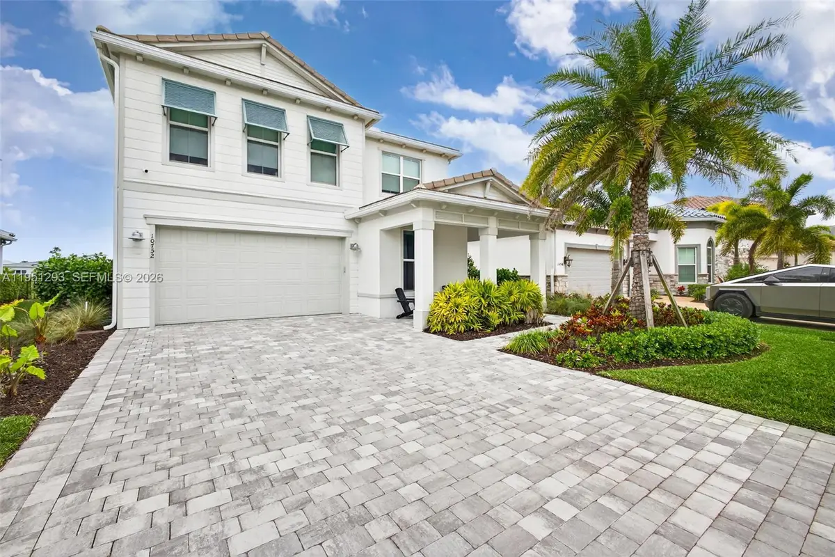 10752 Northbrook Cir, Palm Beach Gardens, FL 33412 - Image #1