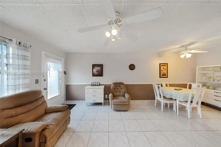 815 SW 10th Ter #6V, Hallandale Beach, FL 33009 - Image #3