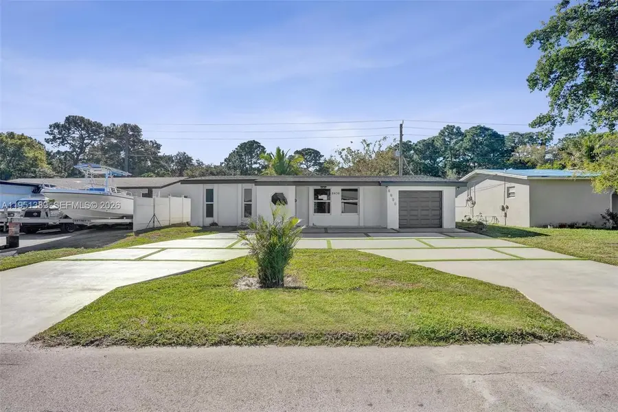 8436 Southampton Dr, Miramar, FL 33025 - Image #2