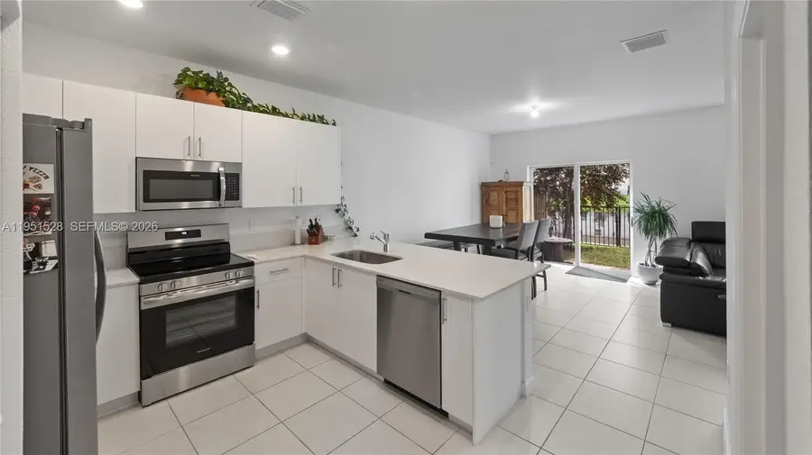 5544 NW 27th Pl, Lauderhill, FL 33313 - #3