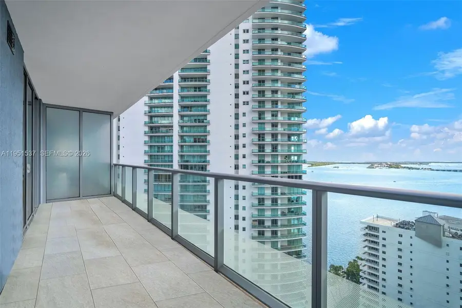1300 Brickell Bay Dr #2507, Miami, FL 33131 - Image #3