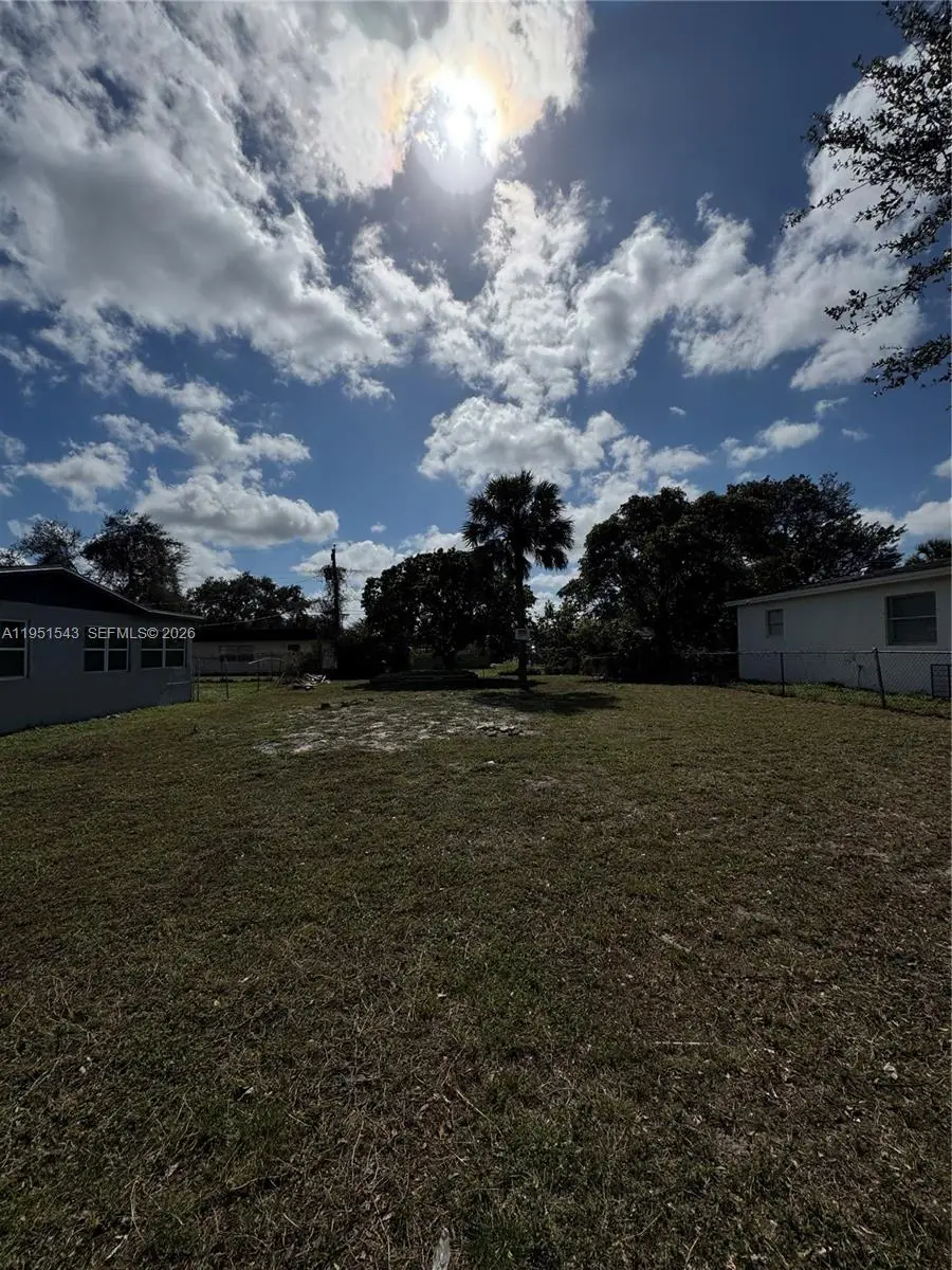 3046 NW 8th Pl, Fort Lauderdale, FL 33311 - Image #2