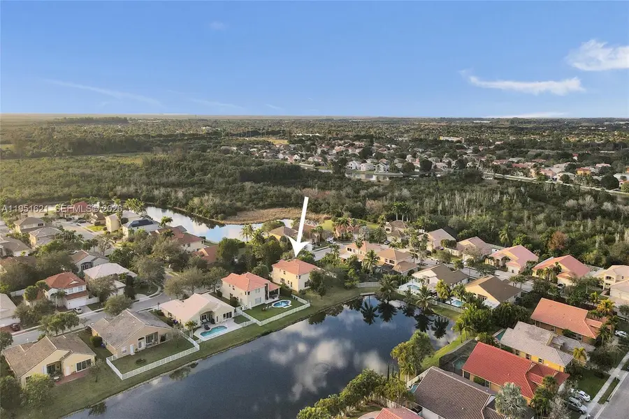 751 SW 191st Ave, Pembroke Pines, FL 33029 - Image #2