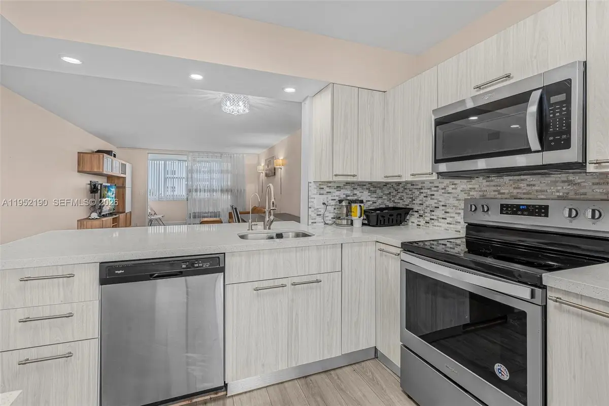 609 NE 14th Ave #603, Hallandale Beach, FL 33009 - Image #1