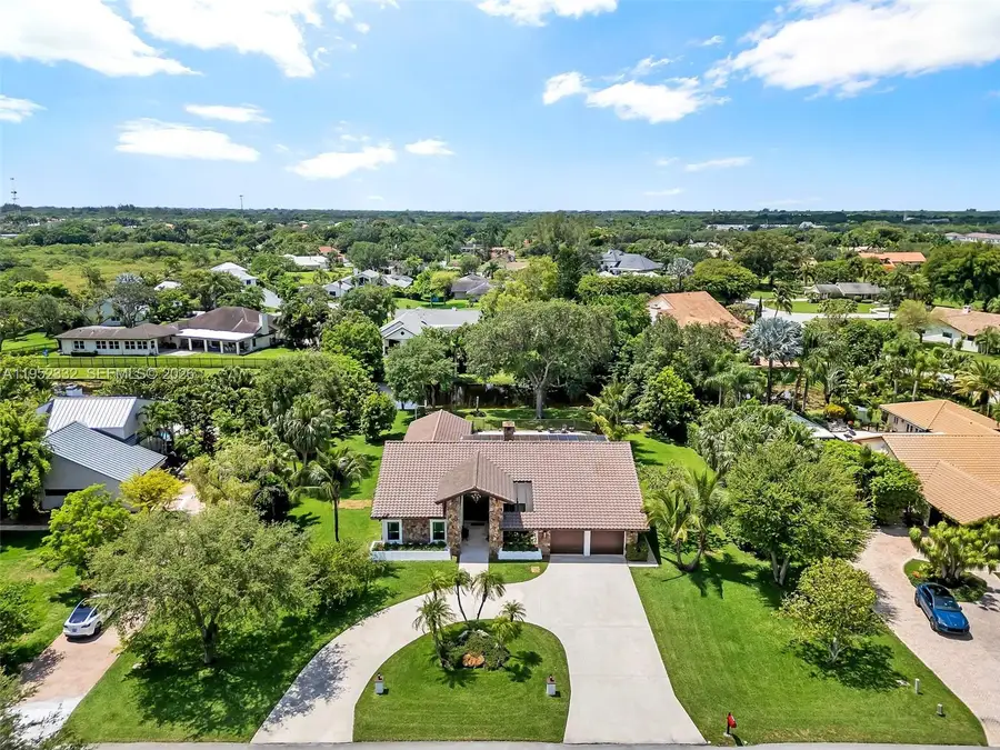 11850 Oak Leaf Dr., Davie, FL 33330 - Image #2