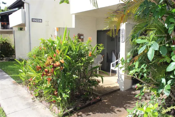 19232 NE 25th Ave #221B, Miami, FL 33180