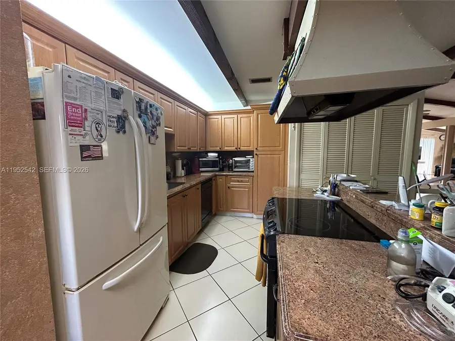 602 Briarwood Cir #4-46, Hollywood, FL 33024 - Image #2