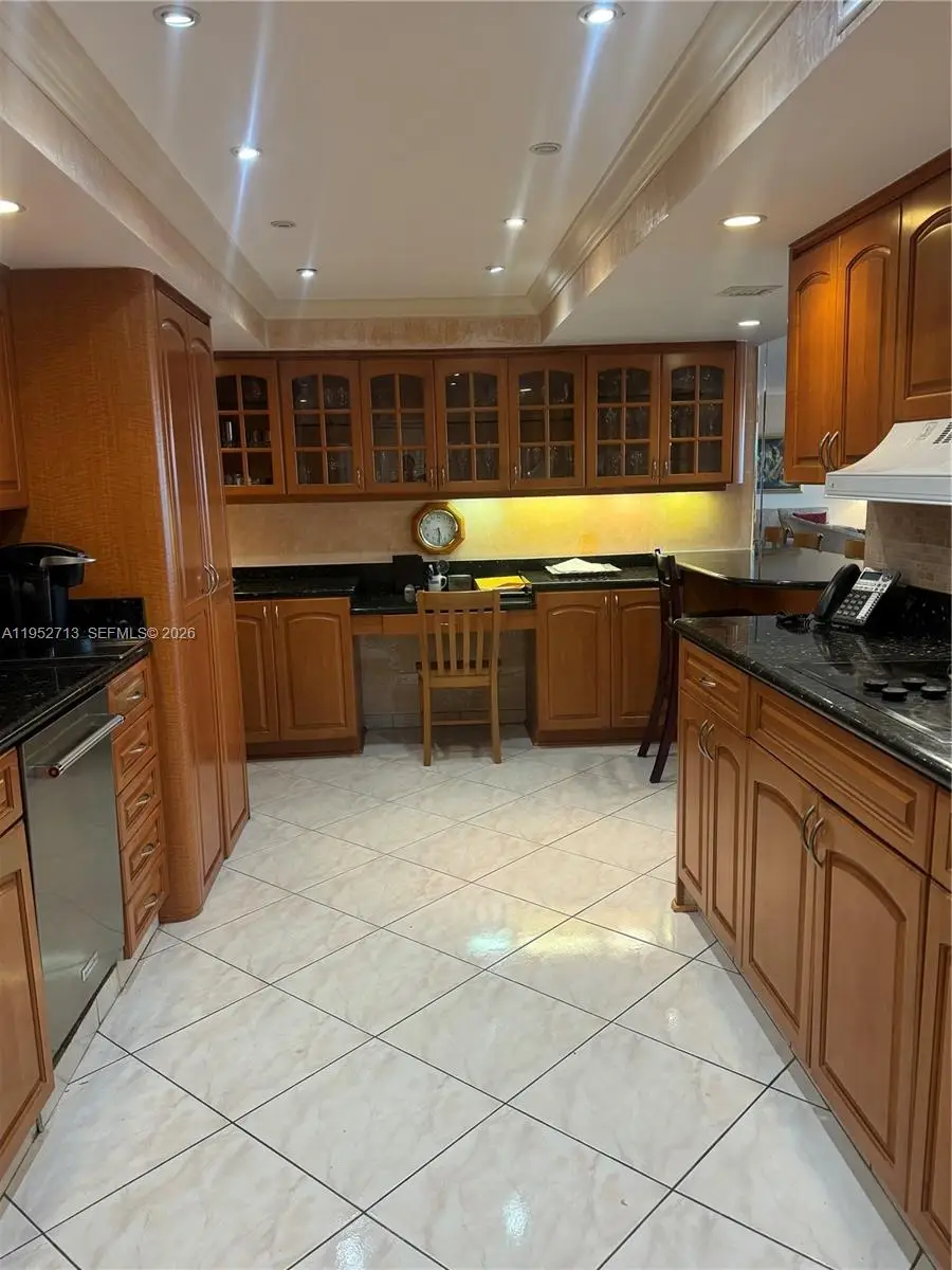 1800 NE 114th St #1511, Miami, FL 33181 - Image #3