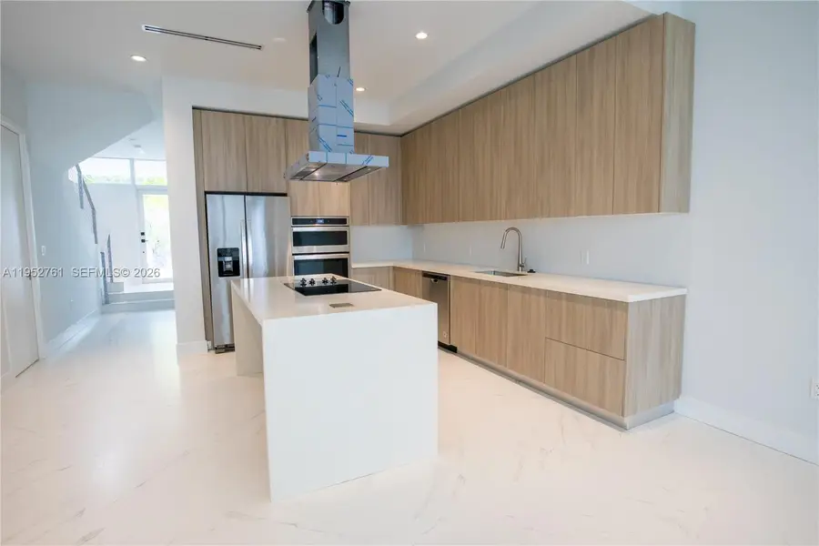 3374 Day Ave #B, Miami, FL 33133 - Image #3