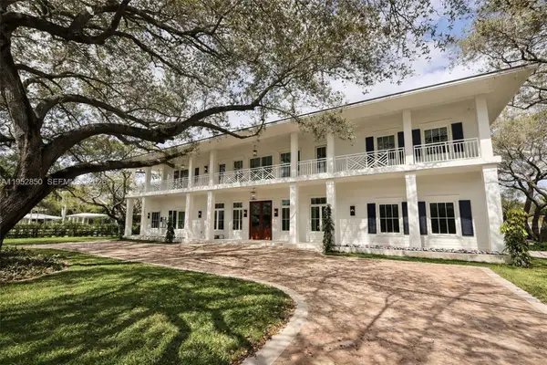 6475 SW 92nd St, Pinecrest, FL 33156