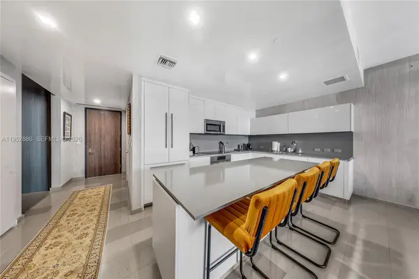 68 SE 6th St #3309, Miami, FL 33131