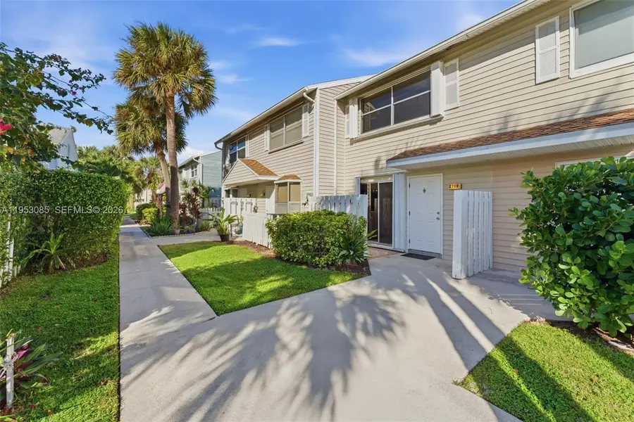 2709 NE 15th St, Pompano Beach, FL 33062 - Image #2