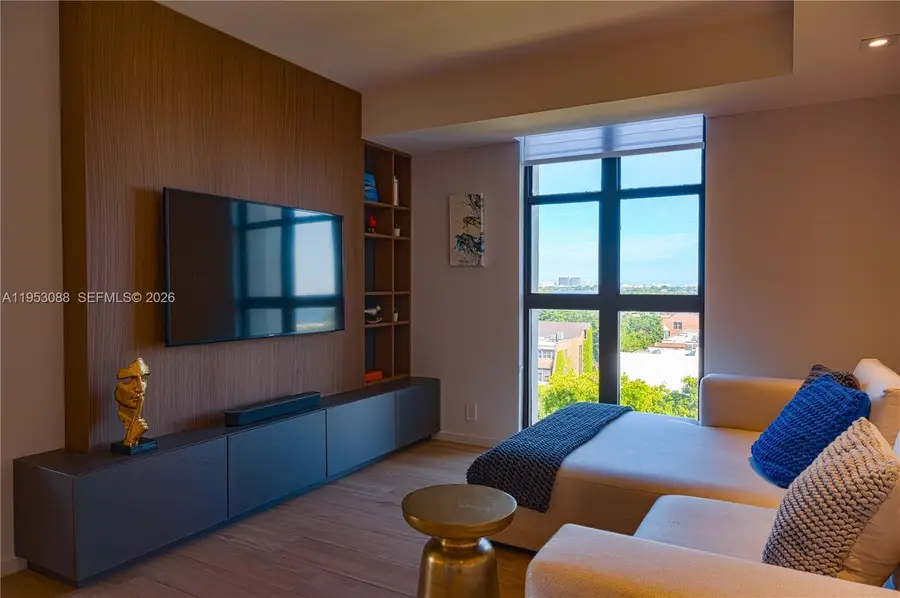 1000 Quayside Ter #801, Miami, FL 33138 - Image #2