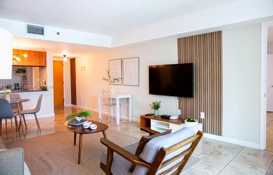 1200 Brickell Bay Dr #3215, Miami, FL 33131 - Image #3