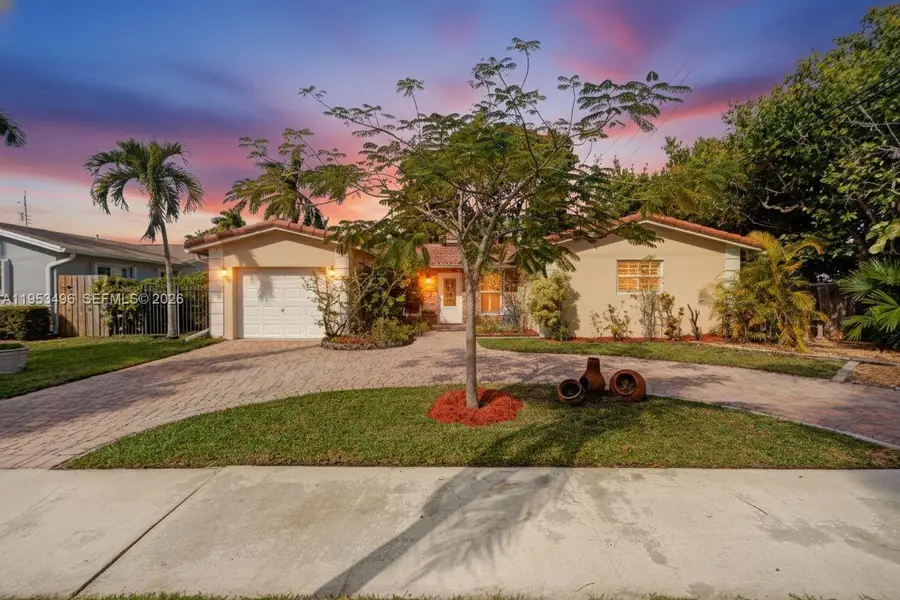 1237 Garfield St, Hollywood, FL 33019 - Image #2