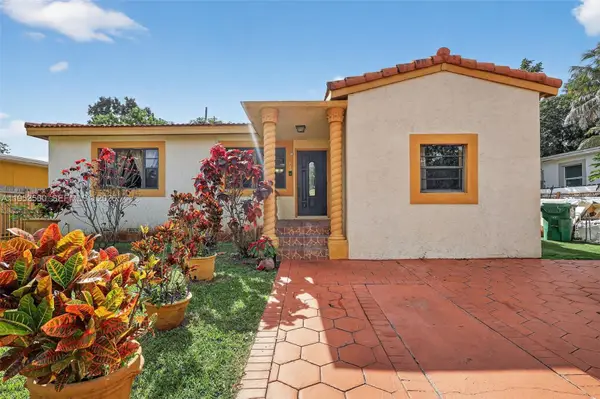 520 NE 111th St, Miami, FL 33161