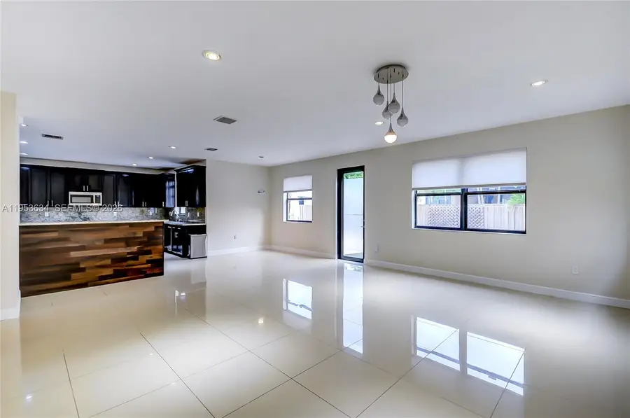 9815 NW 86th Ter, Doral, FL 33178 - Image #3