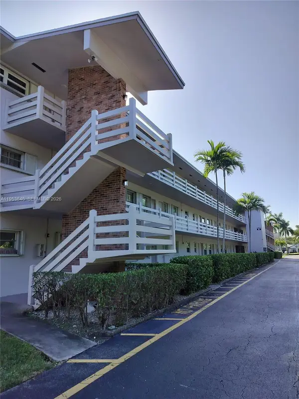 700 Layne Blvd #214, Hallandale Beach, FL 33009