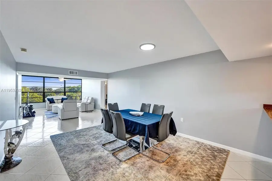 1514 Whitehall Dr #405, Davie, FL 33324 - Image #3