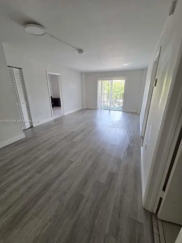 4717 NW 7th St #304-10, Miami, FL 33126