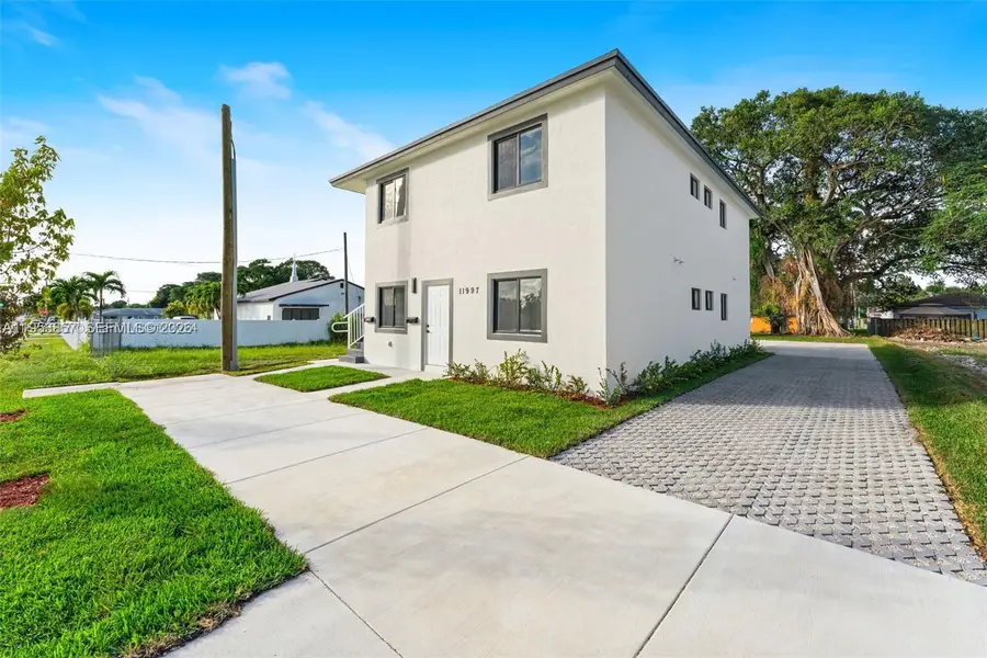 11997 SW 218th St, Miami, FL 33170 - Image #2